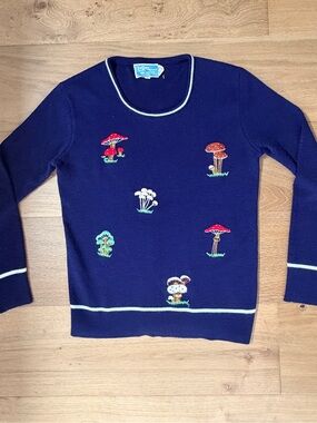 VTG 70s LeRoy Knitwear Navy Mushroom Embroidered Novelty Acrylic Sweater Size S